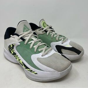 Nike Zoom Freak 4 Giannis Size 6Y womens 7.5 basketball shoes DQ0553-100